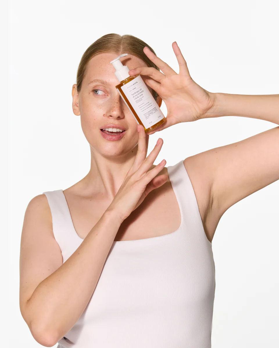 Zestaw: Żel do mycia twarzy, Odświeżająca mgiełka, Serum z witaminą C i Krem SPF 50 - Image 3